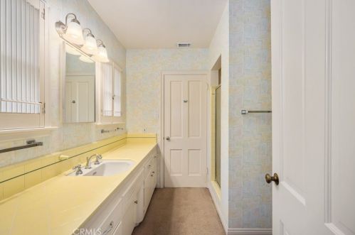 740 West St, Anaheim CA  92801-4708 exterior