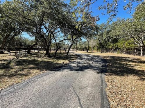 1760 Creek Dr, Mount Sharp, TX 78620-4292