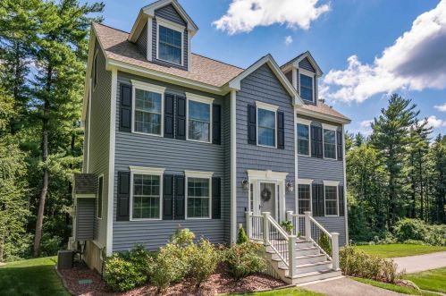 3 Stone Fence Dr, Derry, NH 03038-4709
