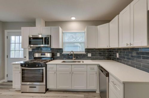 1608 Cottonwood Rd, Carrollton TX  75006-3854 exterior