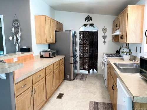 60 Zeta St, Lakewood CO  80401 exterior