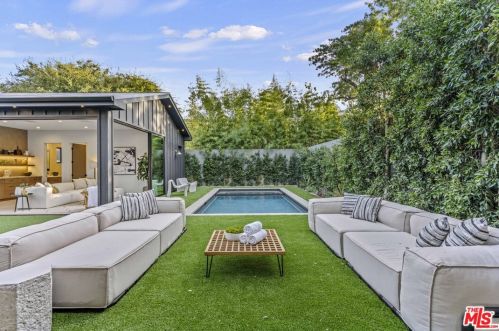 15754 Morrison St, Van Nuys CA  91436-1544 exterior