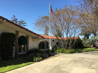 5696 Park Circle Dr, Fresno, CA 93727-5414