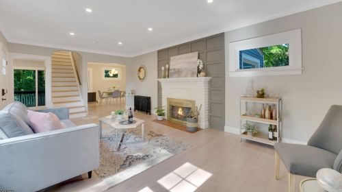 40 Forest Dr, Bloomfield, NJ 07003-5208