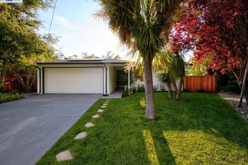 7354 Dover Ln, Pleasanton, CA 94568-2050
