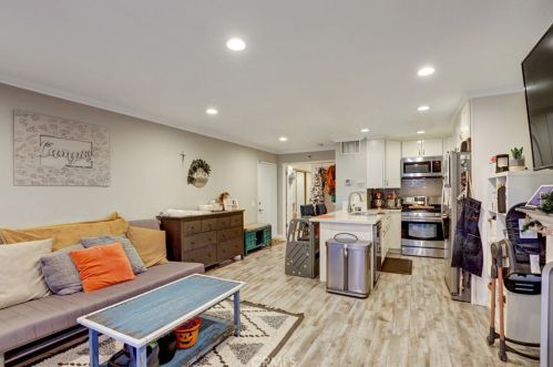 3683 Bear St, Santa Ana, CA 92704-8240
