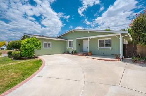 747 Esther Way, Redlands, CA 92373-5823
