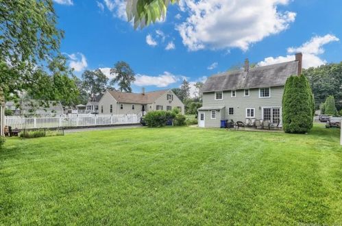 5 Hazel St, Norwalk CT  06851-3016 exterior