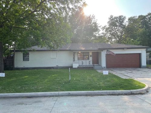 3800 Knox St, Fort Worth TX  76119-4819 exterior