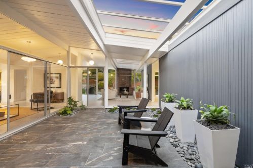 932 Del Ganado Rd, San Rafael, CA 94903-2312