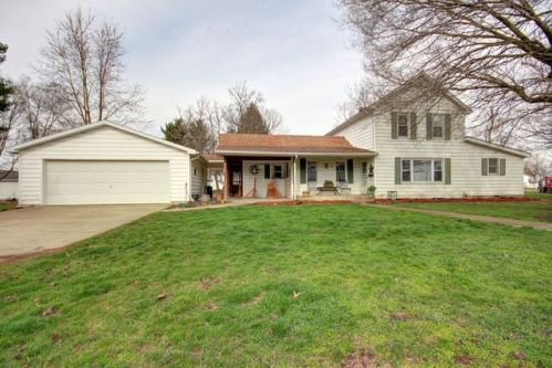 308 Franklin St, Penfield, IL 61862-8404