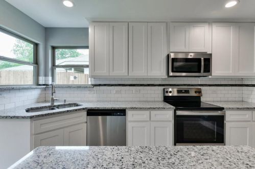 4921 Fitzhugh Ave, Fort Worth, TX 76105-4354
