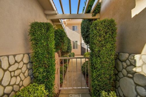 1415 Upland Hills Dr, Upland CA  91784-9157 exterior