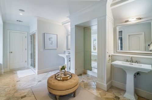 395 Beverly Rd, Atlanta GA  30309-2728 exterior