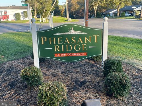 101 Grouse Dr, Lancaster, PA 17603-2153