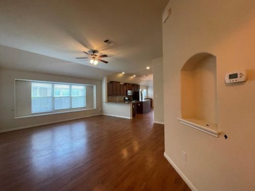 2708 Cottonwood Shores Dr, Austin TX  78725-2941 exterior