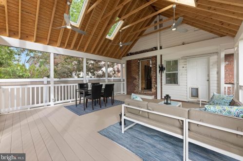 821 Bonifant St, Silver Spring MD 20910-5530 exterior