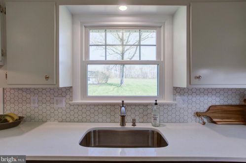 1853 Rockvale Rd, Lancaster PA  17602-1315 exterior