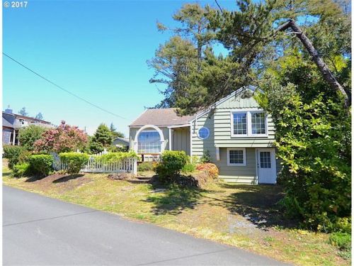 248 5th St, Manzanita, OR 97130-9026