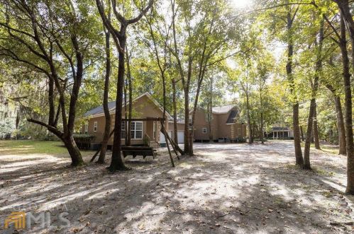 220 Crosswinds Dr, Richmond Hill, GA 31324-5392