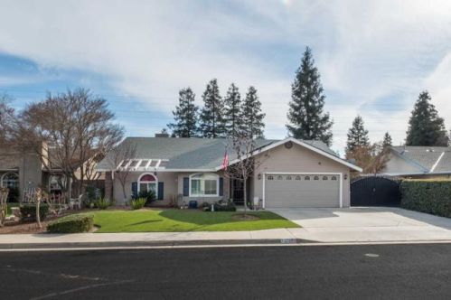 2376 Escalon Ave, Clovis, CA 93611-5445