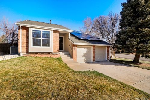 8217 Syracuse Ct, Englewood, CO 80112-3246