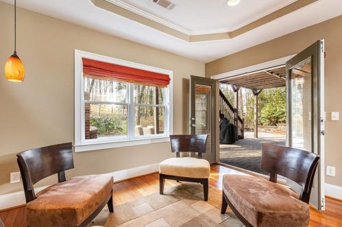 700 Glengate Pl, Atlanta GA  30328-7257 exterior