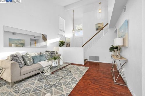 2959 Creek Point Dr, San Jose, CA 95133-2924