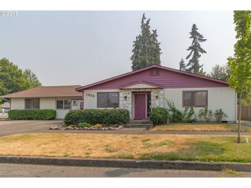 1833 12th St, Springfield OR  97477-3201 exterior