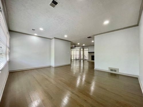 2313 Clairmont Rd, Atlanta GA  30329-3327 exterior
