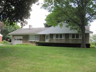 100 Savo Ave, Lancaster, PA 17601-3940