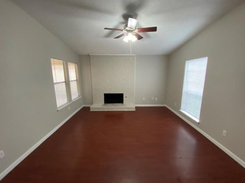 2202 Spicewood Ln, Carrollton TX  75006-1647 exterior