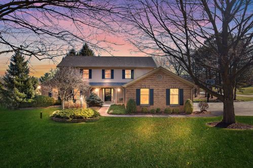 6220 Wyndwood Dr, Bull Valley, IL 60014-4757