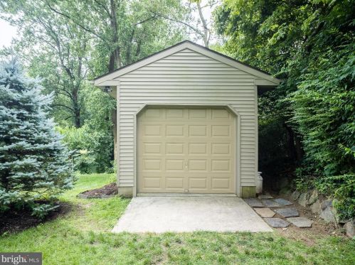 8408 Chippewa Rd, Philadelphia PA 19128-1206 exterior