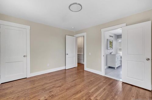 198 Meadow St, Huntington CT  06484-2265 exterior