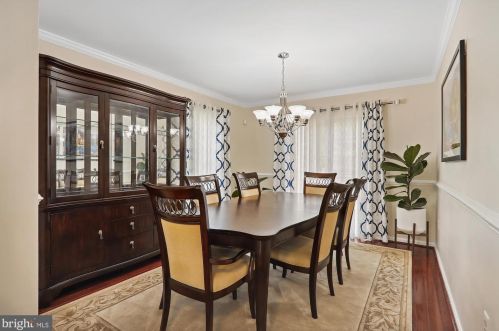 2 Sonata Ct, Silver Spring MD 20901-5064 exterior