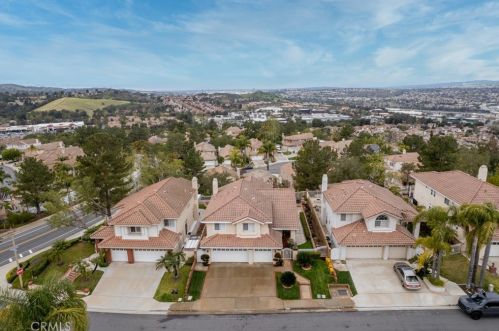 405 Laureltree Dr, Anaheim CA  92808-1648 exterior