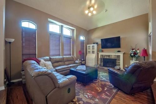 1312 Osceola Trl, Carrollton TX  75006-2950 exterior