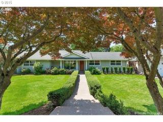 8230 Cashmur Ln, Portland, OR 97225-3015