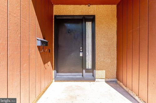 15318 Postillion Ter, Woodbridge, VA 22191-3814