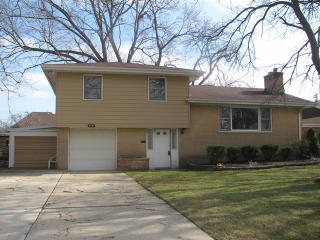 5761 Longview Dr, Burr Ridge, IL 60525