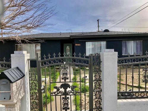 43946 Carolside Ave, Lancaster CA  93535-4074 exterior