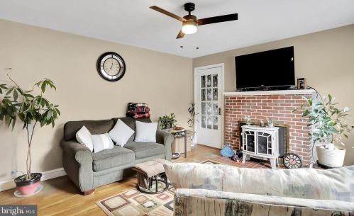 1378 Valley Rd, Berkeley Springs WV  25411-4801 exterior