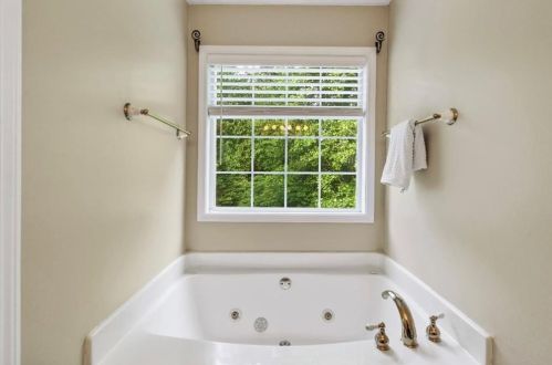 842 Eagle Glen Xing, Holly Springs GA  30189-6958 exterior