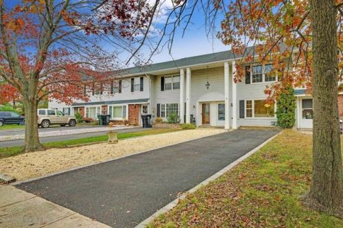 5 Fieldcrest Way, Hazlet, NJ 07730-1947