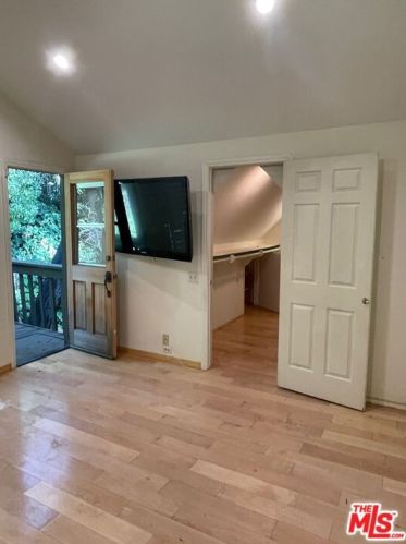 3041 Chevy Chase Dr, Glendale CA  91205-4805 exterior