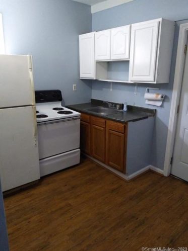 13 Bronson St, Waterbury, CT 06704-3316