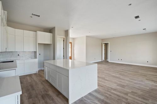 519 Chuckwagon Trl, Angleton TX 77515 exterior