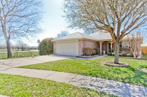 5901 Saddle Flap Dr, Fort Worth, TX 76179-7391