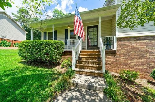 44 Timberwood Dr, Silver Creek, GA 30173-2351